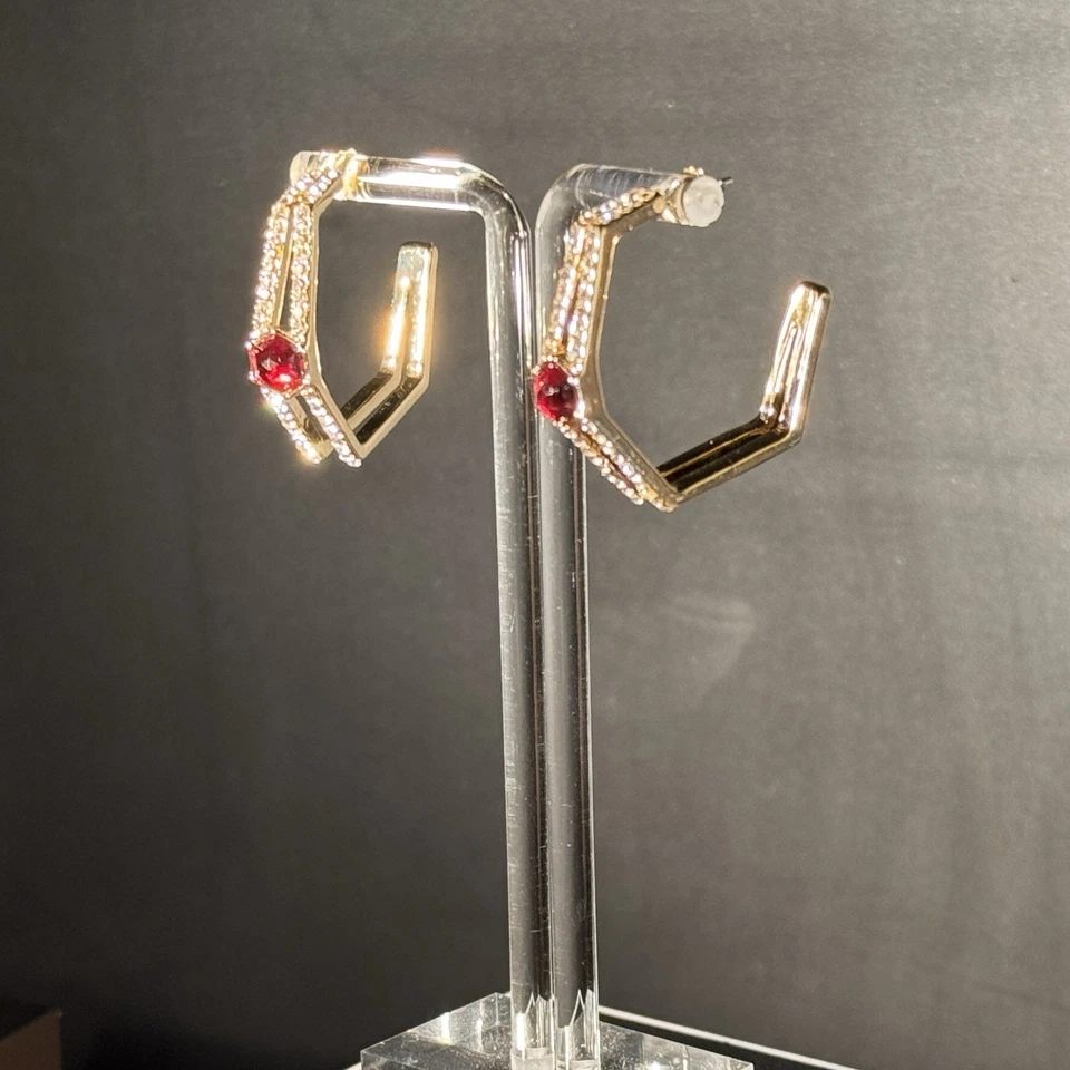 Pendientes de aro abiertos Anne Klein pavé dorado y piedra hexagonal color rojo nuevos con etiquetas Foto 4 de 4