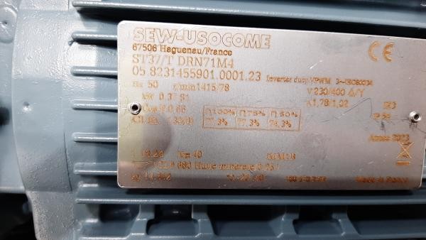 Moteur SEW EURODRIVE ST37 DRN71M4 avec réducteur asynchrone triphasé neuf