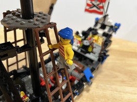 Lego 6271 Pirates Imperial Flagship COMPLETE with two extra crew no instructions