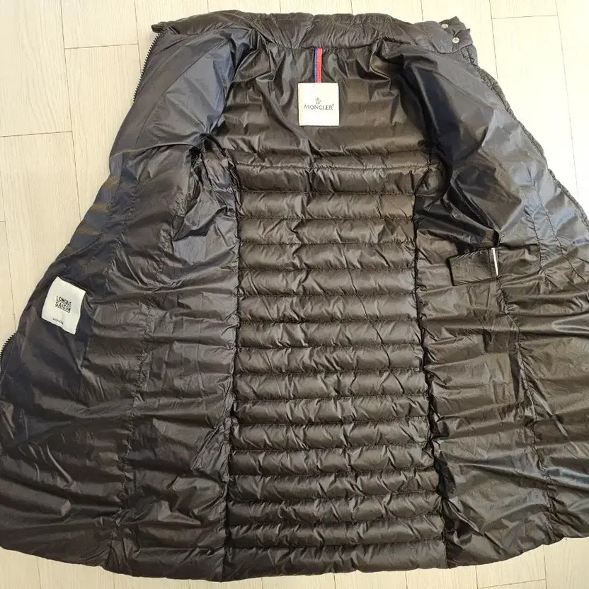 Moncler Barbel Lightweight Long Puffer Jacket Black 55 thumbnail 5