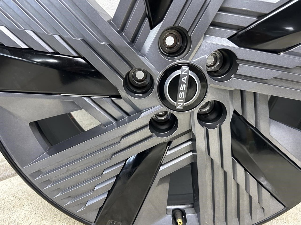 2025 NISSAN MURANO 20X8 Wheel B Condition Gloss Black and Gloss