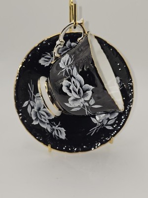 VINTAGE AYNSLEY ENGLAND PORCELAIN TEA CUP & SAUCER PLATE SET - S92