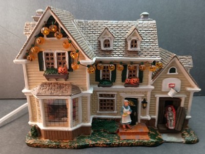 2003 LEMAX Spooky Town Halloween Spookiest House On The Block Lighted VTG 