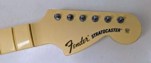 Harmonix Wireless PS3 Rock Band Fender Stratocaster Guitar #822151 - No Dongle - Picture 3 of 5