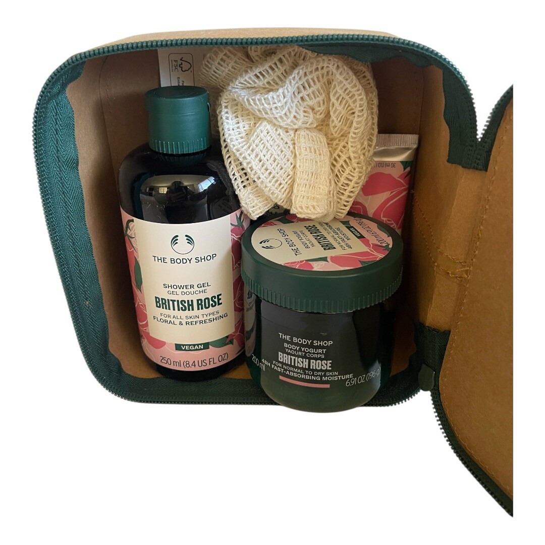 The Body Shop British Rose Essentials Gift Kit Shower Gel Bo