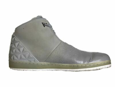 Jordan Instigator Wolf Grey White - Model No. 705076-004 - Mens size 10.5 US NWT Jordan Instigator Wolf Grey White Men main image 2