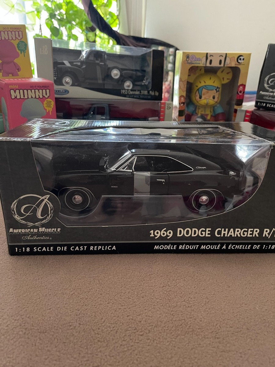 RARE 1/18 ERTL Authentics 1969 Dodge Charger R/T Black 1 of 1392