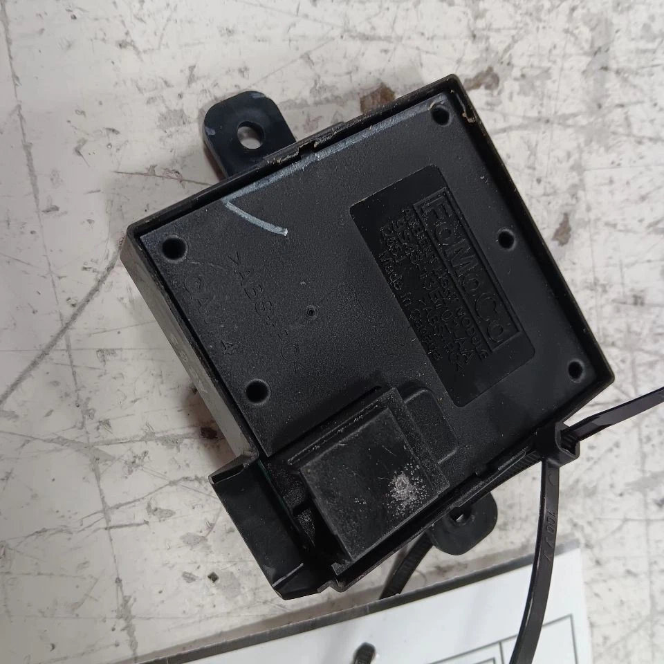 Módulo de luz ambiental Ford Fiesta (9S43-13E7022-AA) 2014 2015 2016 2017 2018 20 Foto 2 de 4