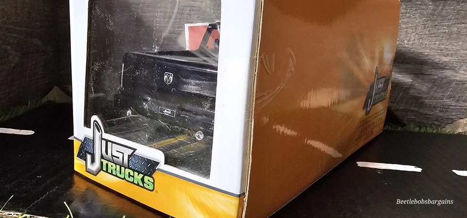 Camión fundido a presión Jada Just Trucks 2016 Ram 1500 edición personalizada escala 1:24 NUEVO Foto 4 de 4