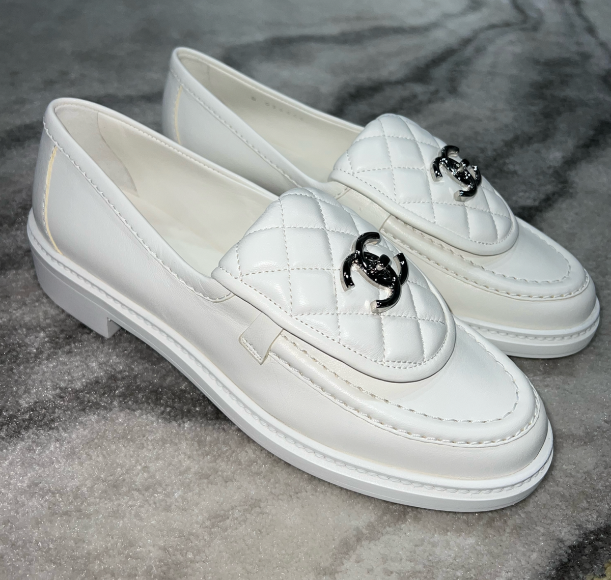 Chanel 22P White Quilted Flap Turnlock CC Logo Mule Slip On Flat
