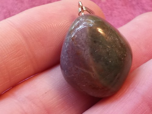 Natural Jade / Amethyst Beautifully Polished Stone Pendant. 100% Natural Stone - Picture 5 of 7