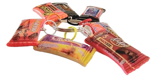 Schokoriegel Schlüsselanhänger 7 Kunstkunststoff Charms Reeses, Snickers, Twix, Zahltag + mehr - Bild 3 von 8