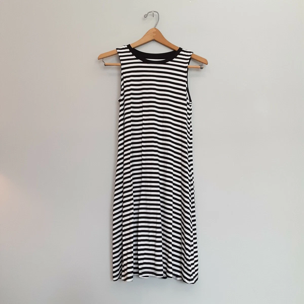 Time and tru top dress with pockets