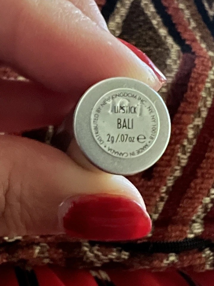 sue devitt Lipstick In Bali - Image 3 of 3