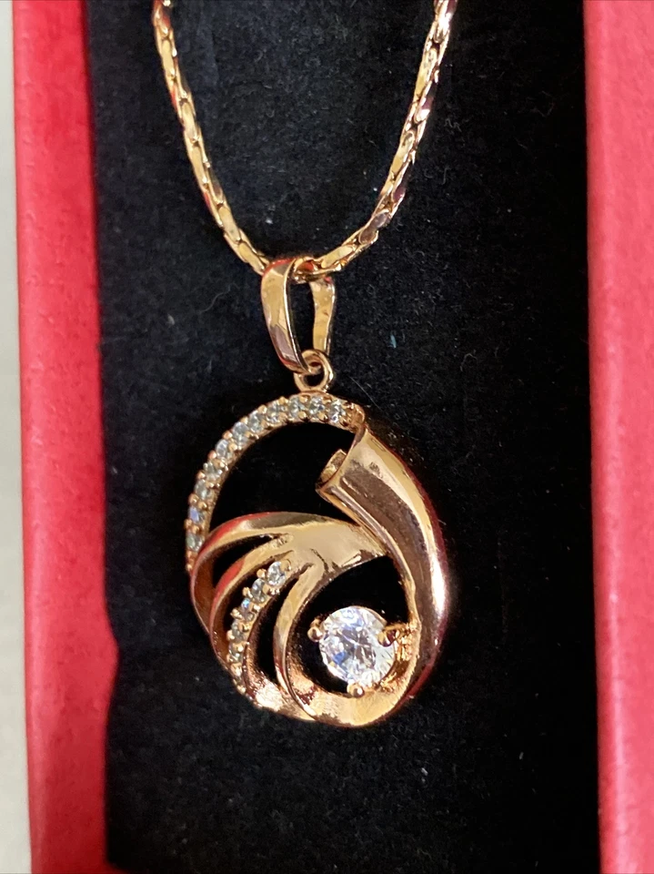 Bonito Nuevo Collar Colgante Círculo Circular Redondo Blanco Transparente Relleno Oro Rosa 18K Foto 3 de 4