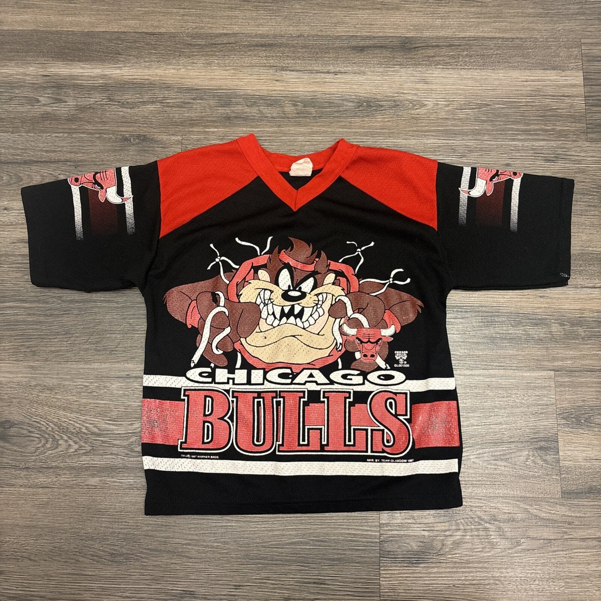 Vintage 1990s Chicago Bulls NBA TAZ Looney Tunes Graphic T Shirt