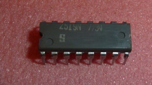 NEW 1PC SIGNATICS 2519N IC VINTAGE 40 bit shift register same as 2519B For Apple - 第 1/12 張圖片