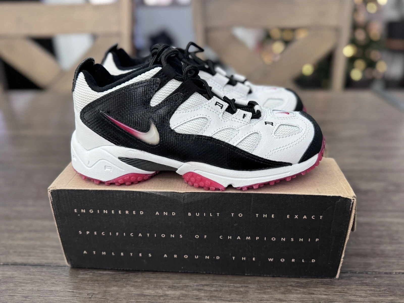 Nuova vintage Nike Air Turf Raider Low BG bianco bianco nero rosso fuoco taglia 6Y