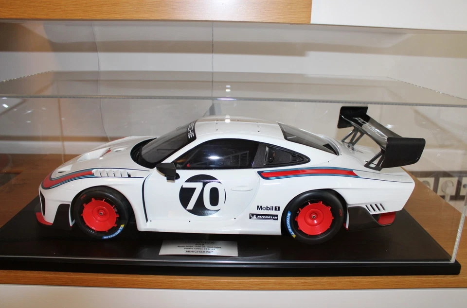 Minichamps Porsche 935/19 Martini 1:8 Nr. 013 von 135 Stück