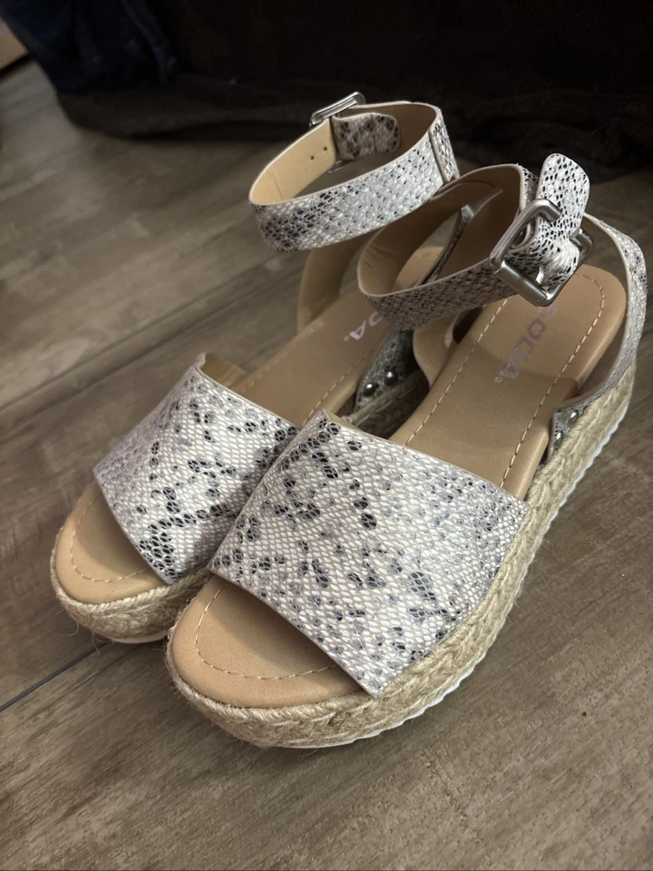 SODA Women’s Espadrille Platform Sandals – Snake Print – Size 6.5 — 第 2/4 张图片