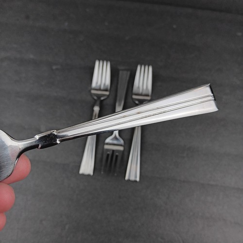 4 Reed & Barton Select COSTA BRAVA Stainless Steel Salad Dessert Forks - Picture 7 of 12