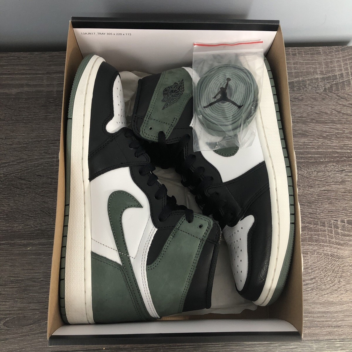 Jordan 1 Retro High OG Clay Green 2018 Size 8.5 OG ALL 555088-135