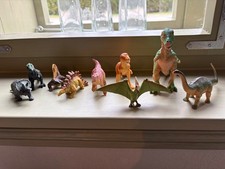 9 unterschiedliche Saurier zum Spielen