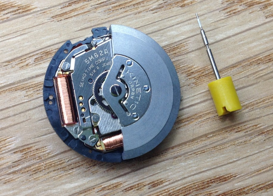 Seiko 5M62A KINETIC Watch Movement - Restoration / Repair - Black
