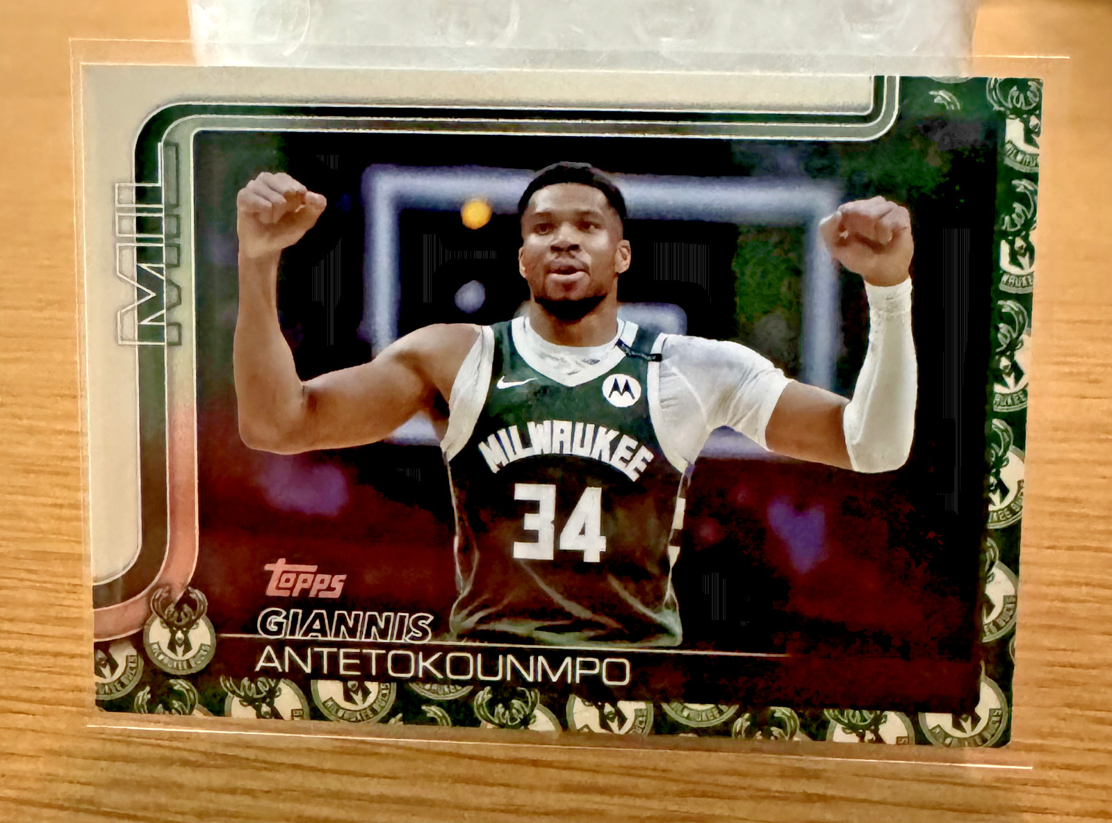 2025-26 Topps Giannis Antetokounmpo #54 Team Color Border Variation SP Bucks