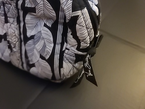 Vera Bradley Black And White Floral Pattern Quilted Handbag Very Clean  - Imagen 3 de 12