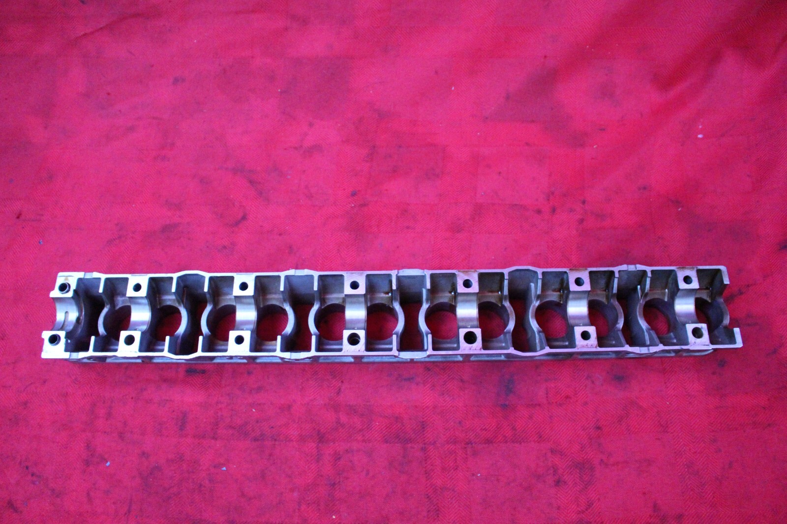 BMW E46 E39 E53 ENGINE RIGHT EXHAUST CAMSHAFT BEARING TRAY LEDGE BRIDGE