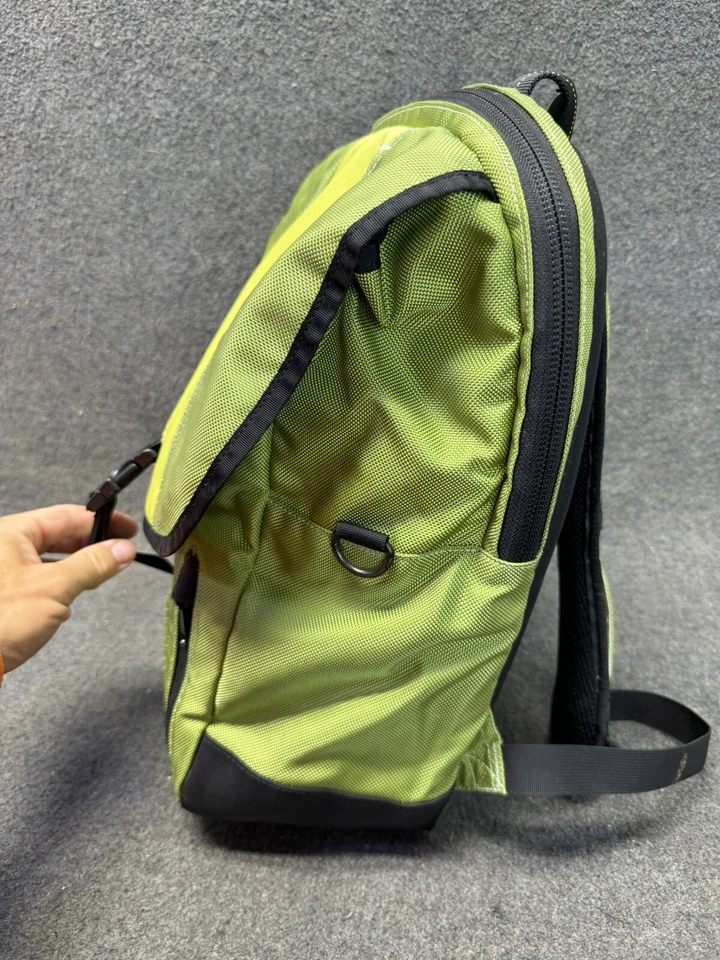 Mochila de nailon balístico Timbuk2 LULA verde lima y gris bolsa para computadora portátil paquete de día Foto 2 de 4