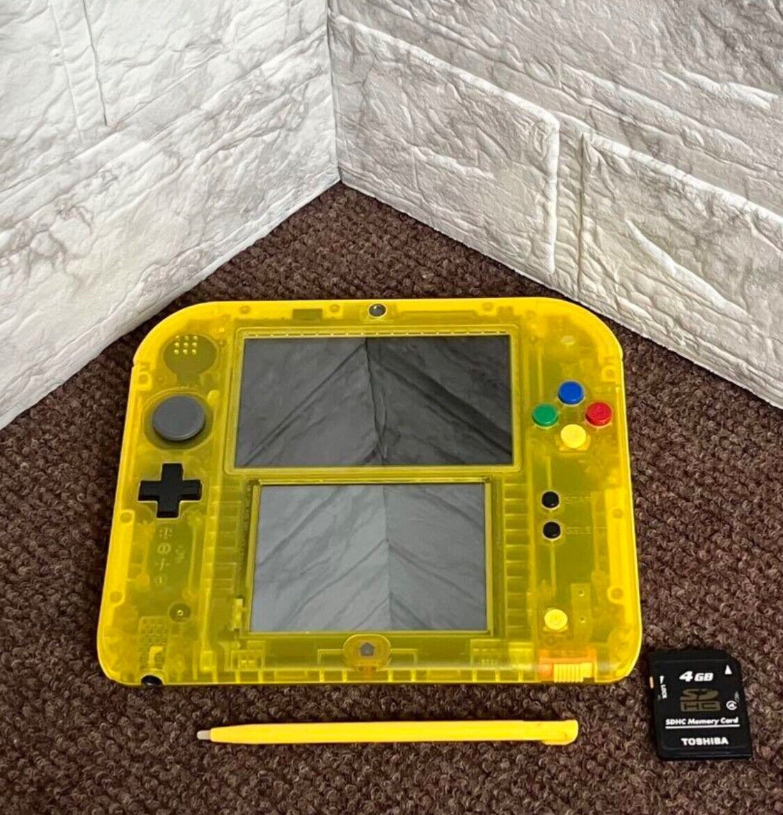 Nintendo 2ds Pokemon Clear Yellow Limited Edition Console Nintendo 2ds Pokemon Clear Yellow Limited Edition Console