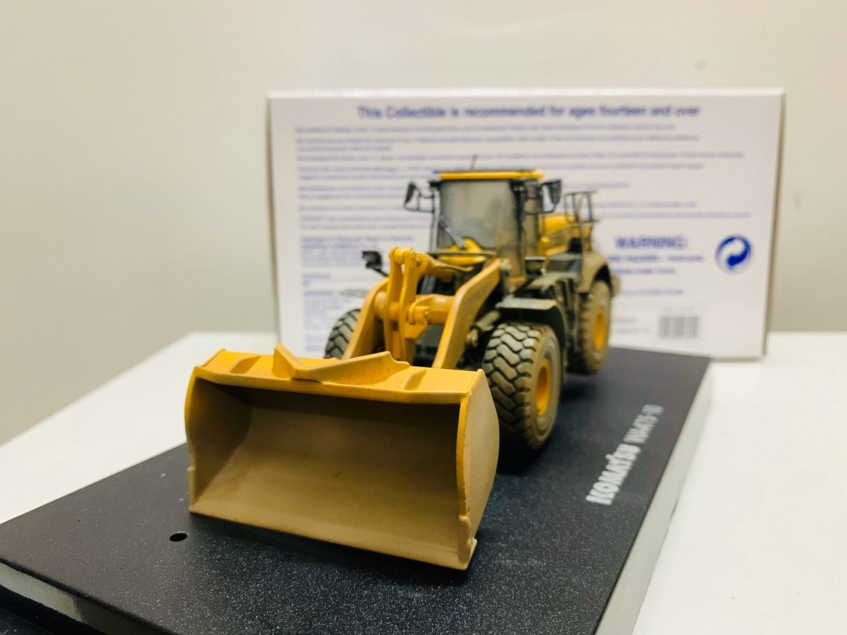 Komatsu WA475-10 Wheel Loader Muddy Version 1:50 Scale