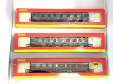 Hornby LMS Composite Coaches 4113 R4061A & 3rd Class Brake Coach 5215 R4060A