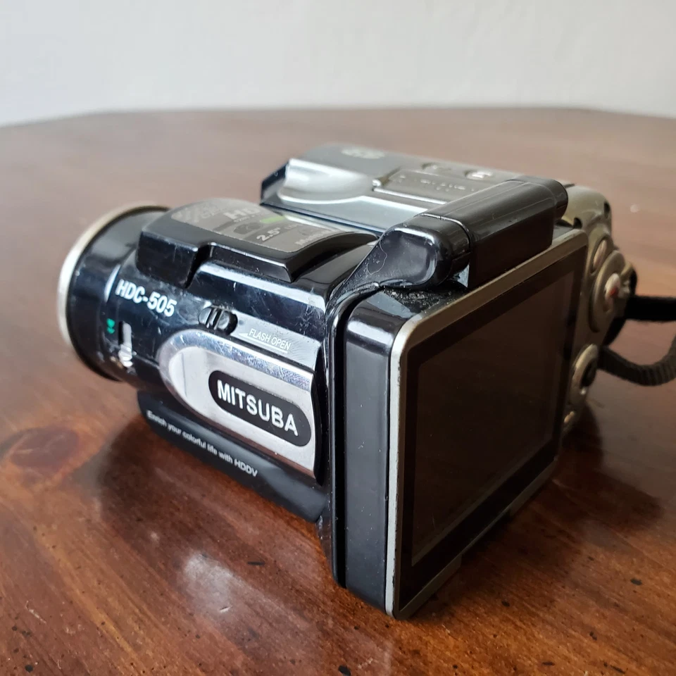 Mitsuba HDC-505 Black 16MP Multi-Media Video Camcorder w/ 2.5" Display UNTESTED - Image 3 of 4