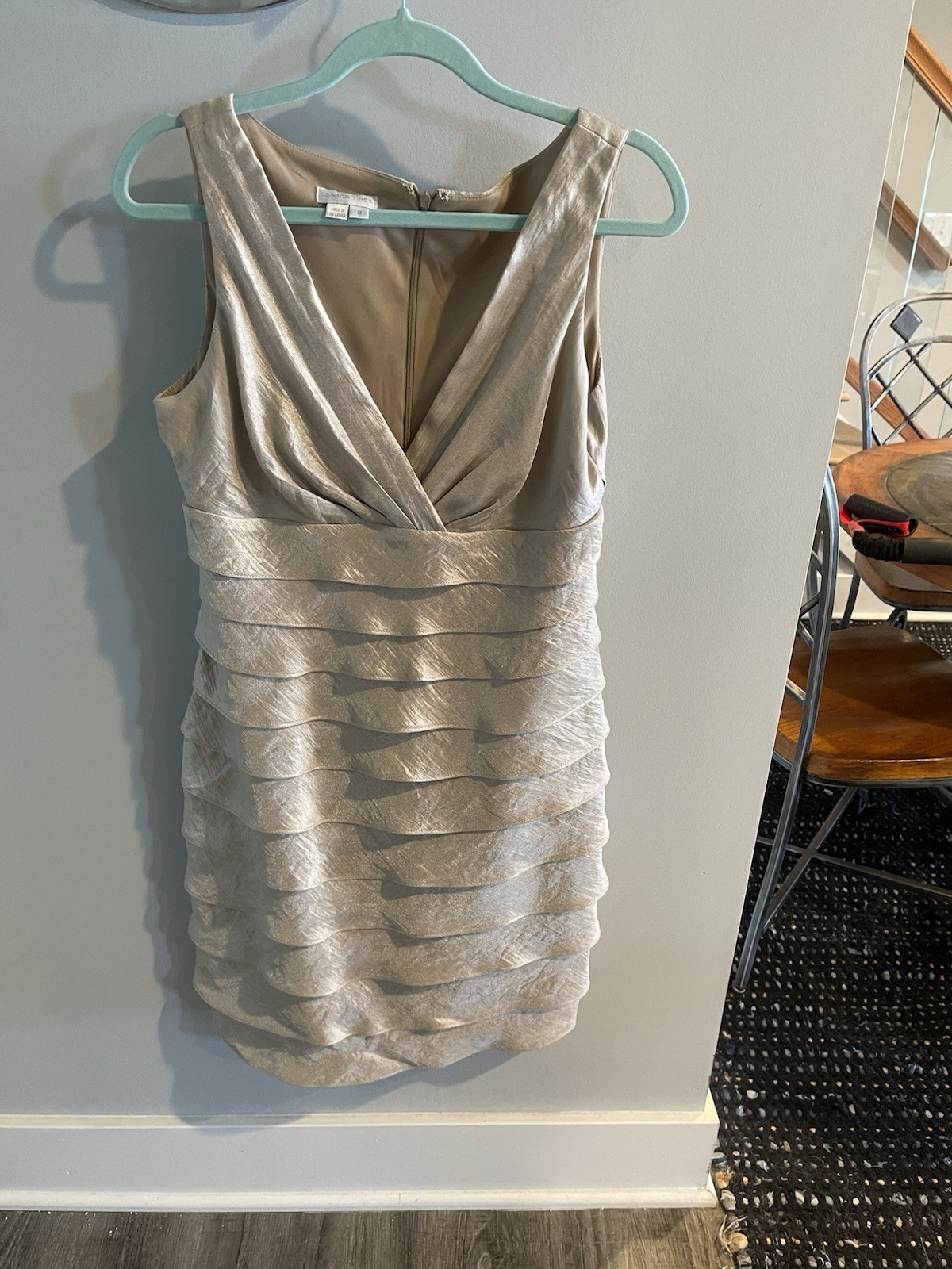 London Times Beige Layered Sheath Dress Sleeveless V-Neck Size 8 Knee Length