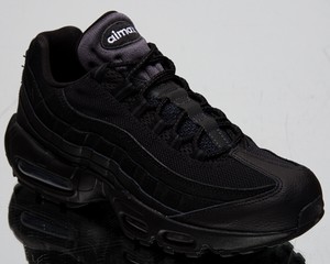 air max 95 essential triple black