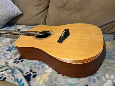 Taylor Academy 10 Acoustic Guitar Natural