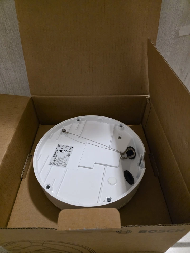 Bosch Flexidome multi 7000i IR NDM—7702-AL Domo fijo 12 MP 3,7 mm - 7,7 mm IP66 Foto 3 de 4