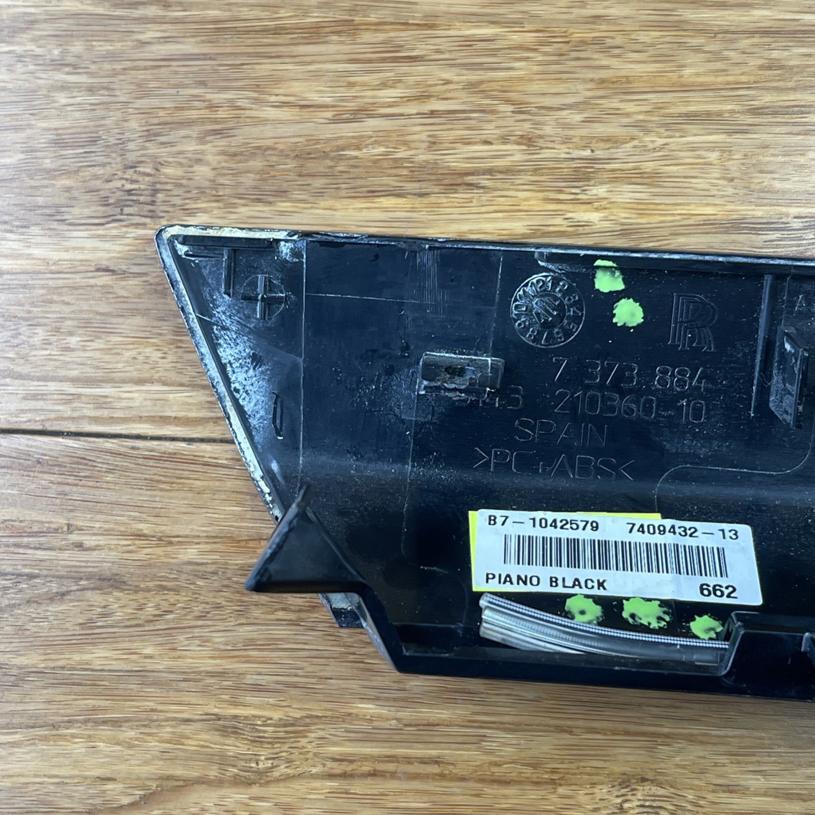 2017-2023 Rolls Royce Dawn RR6 Rear Right Seat Heating Switch W/ Trim OEM