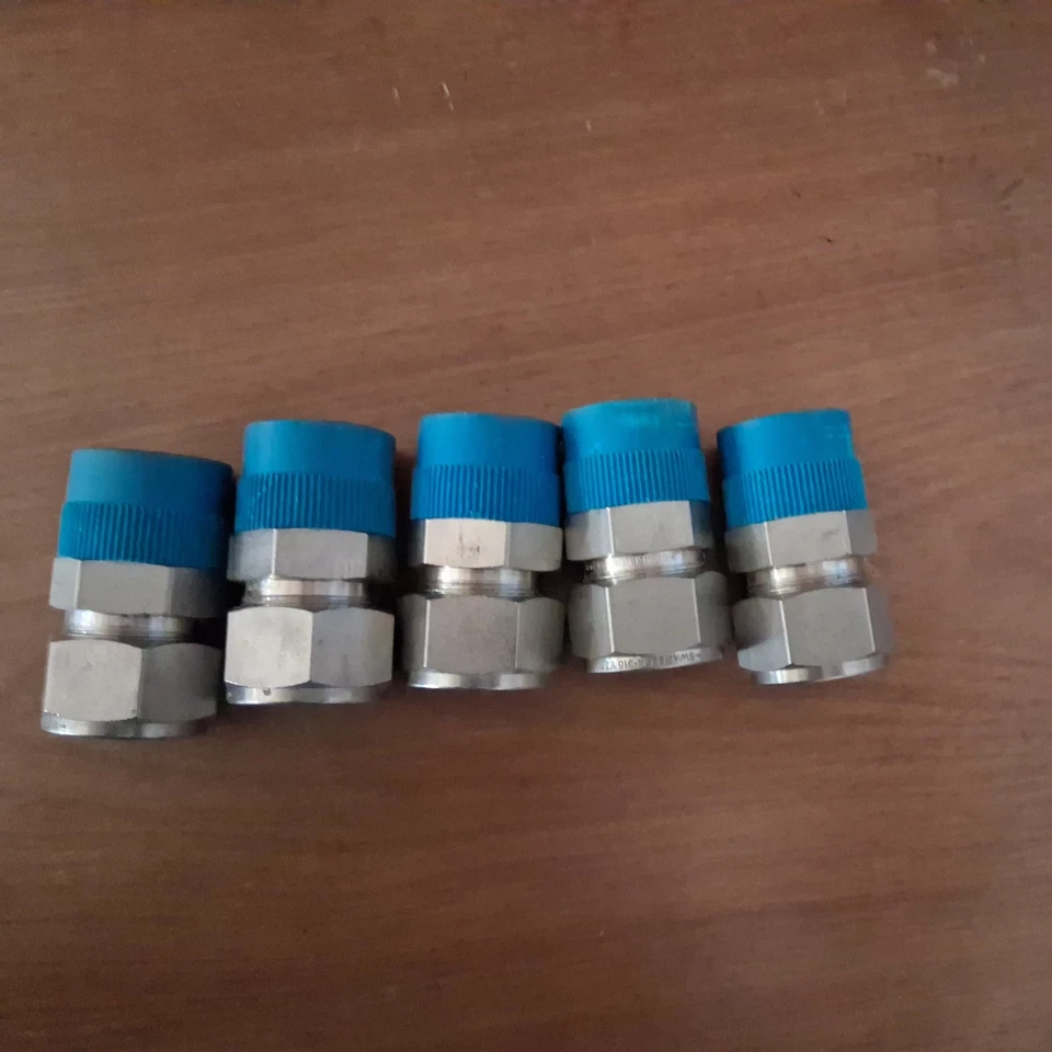 Swagelok SS-1610-1-12, 1" Compression X 3/4" Male NPT Connector, 316SS - Image 2 of 3
