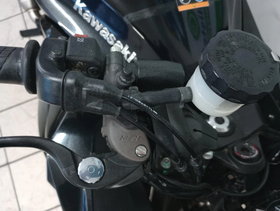 Kawasaki Z1000SX ZX 1000 WJF 2018 cilindro maestro de freno delantero - Imagen 4 de 4