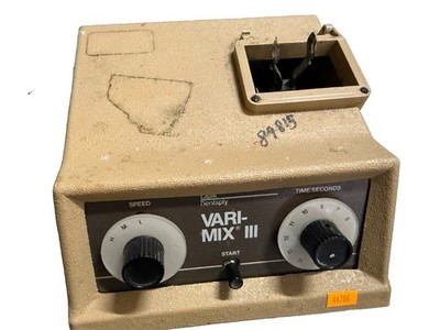 Dentsply Caulk Vari-Mix ll-M-C Variable Speed Amalgamator w/Mull Feature