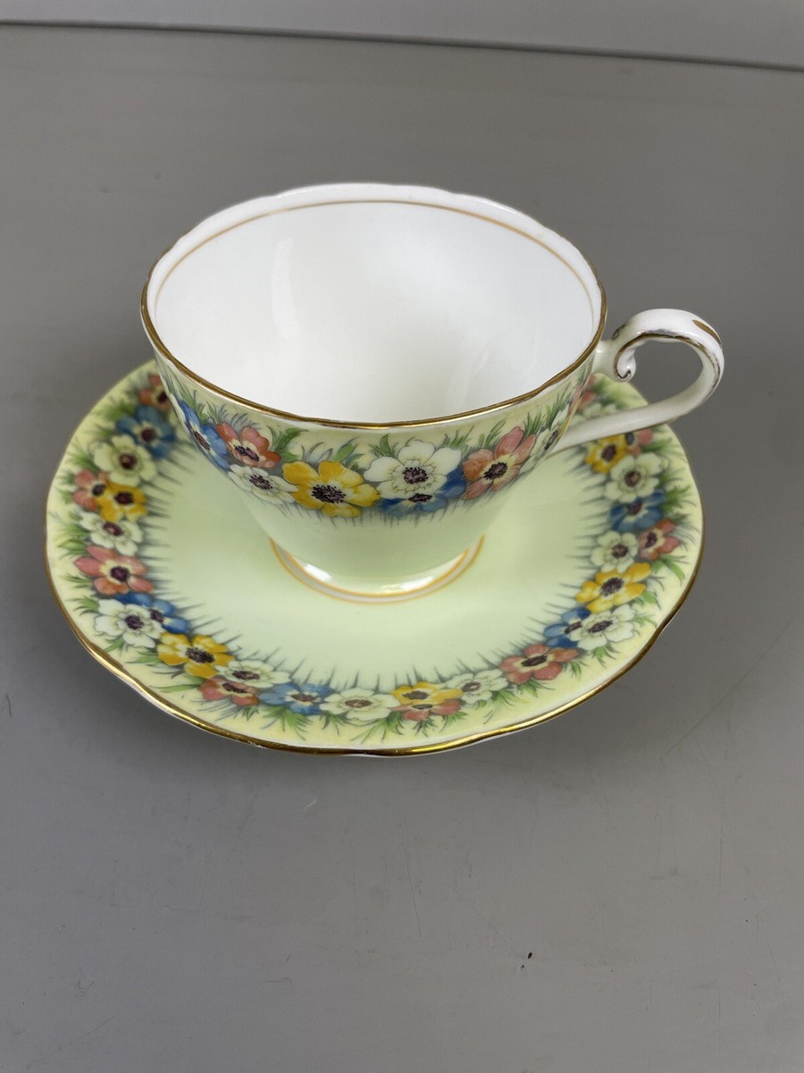 Aynsley Tea Cup/ Saucer Green Floral Anemones Gold Trim Bone China - Main Image