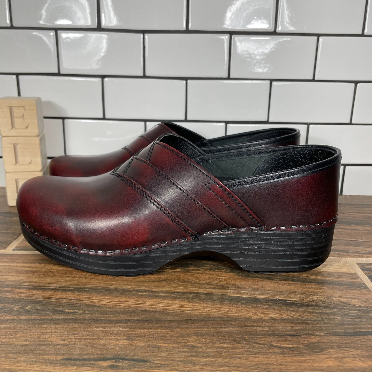 Abeo Ever Womens Size 9.5 Neutral Shoes Cordovan Leather Nursing Career Clogs