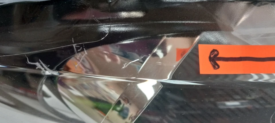 VALEO CONJUNTO DE FAROS DELANTEROS DERECHO VW GTI y MK6 2010 T0 2014 43581 5K0941006C Foto 3 de 4