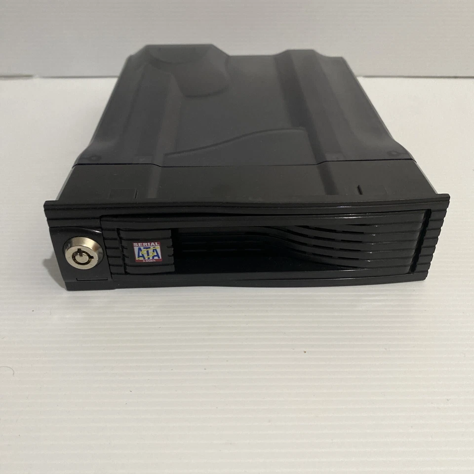 KINGWIN 3.5" INTERNAL HOT SWAP RACK KF-2000-BK Safety Lock Free Postage In Aus - Image 4 of 4