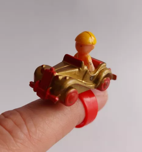 Vintage Polly Pocket Bluebird 1989 Wee Willie sports car ring 100% complete.