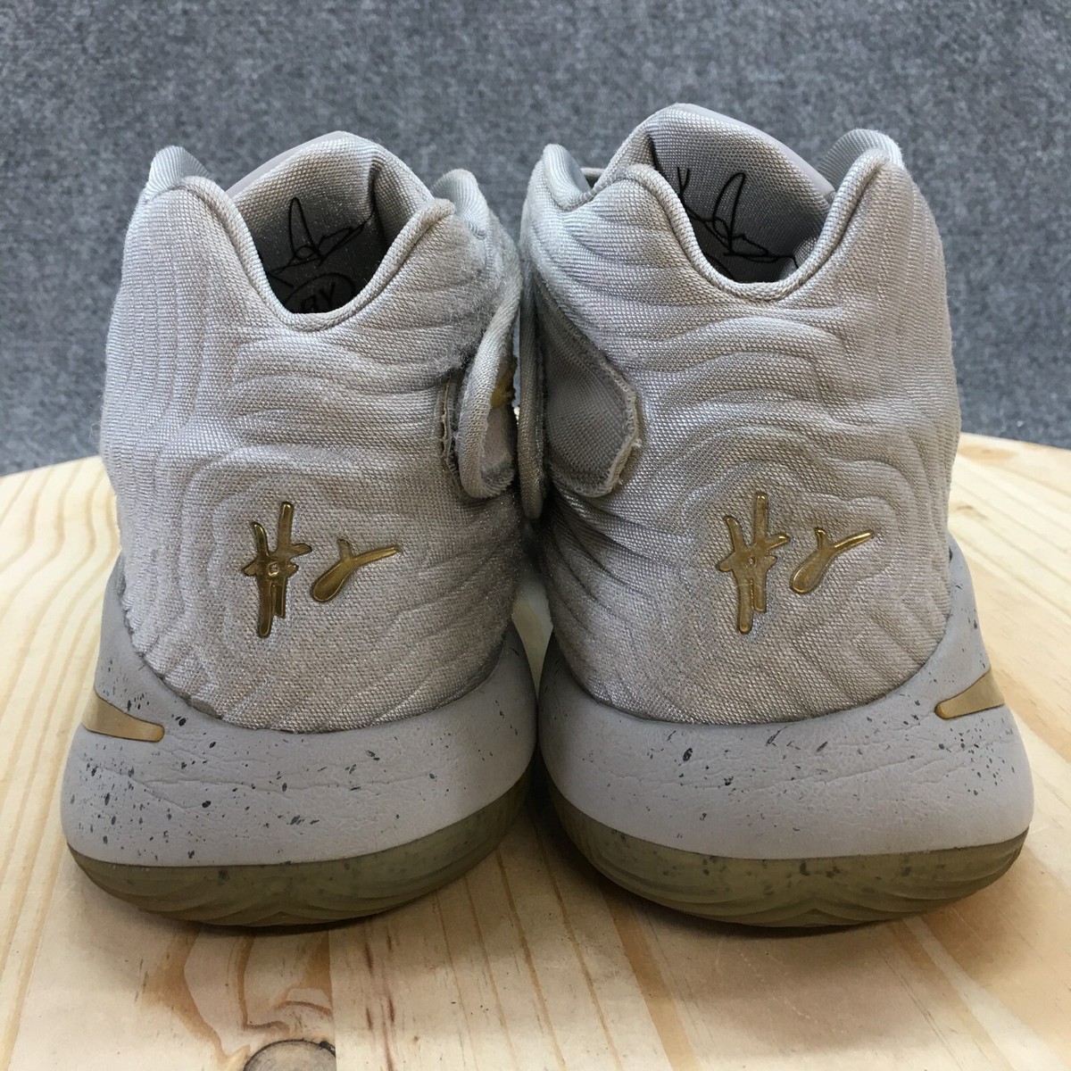 Kyrie2　バスケシューズ US9.5 /27cm Buy Kyrie 2: New Releases & Iconic Styles | GOAT
